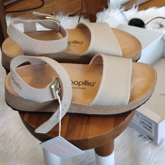 Birkenstock Sandals- Size 40 (9-9.5) Cream with Gold Buckle- Papillo Glenda NWT - Picture 3 of 8